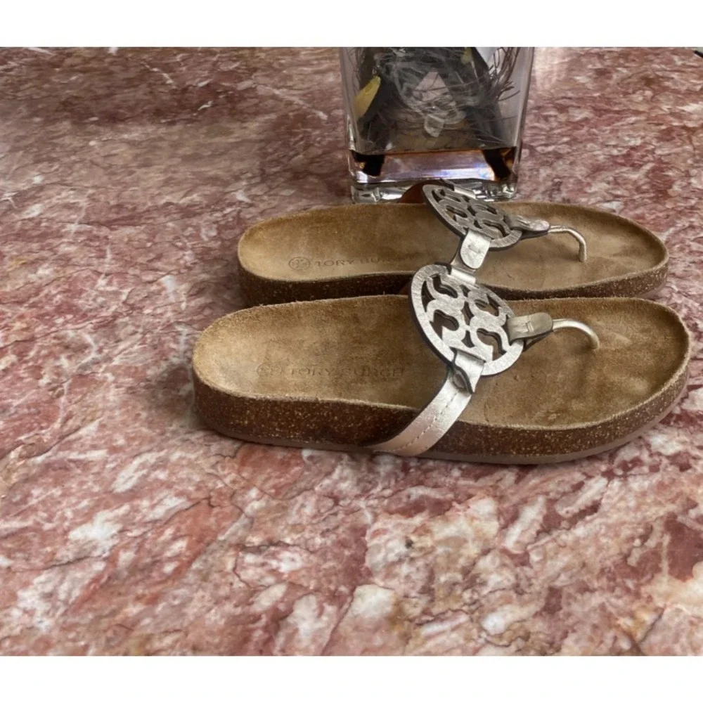 Tory‎ Burch Miller Cloud Metallic Gold Leather Thong Sandal Size 8.5M EUC! $198
